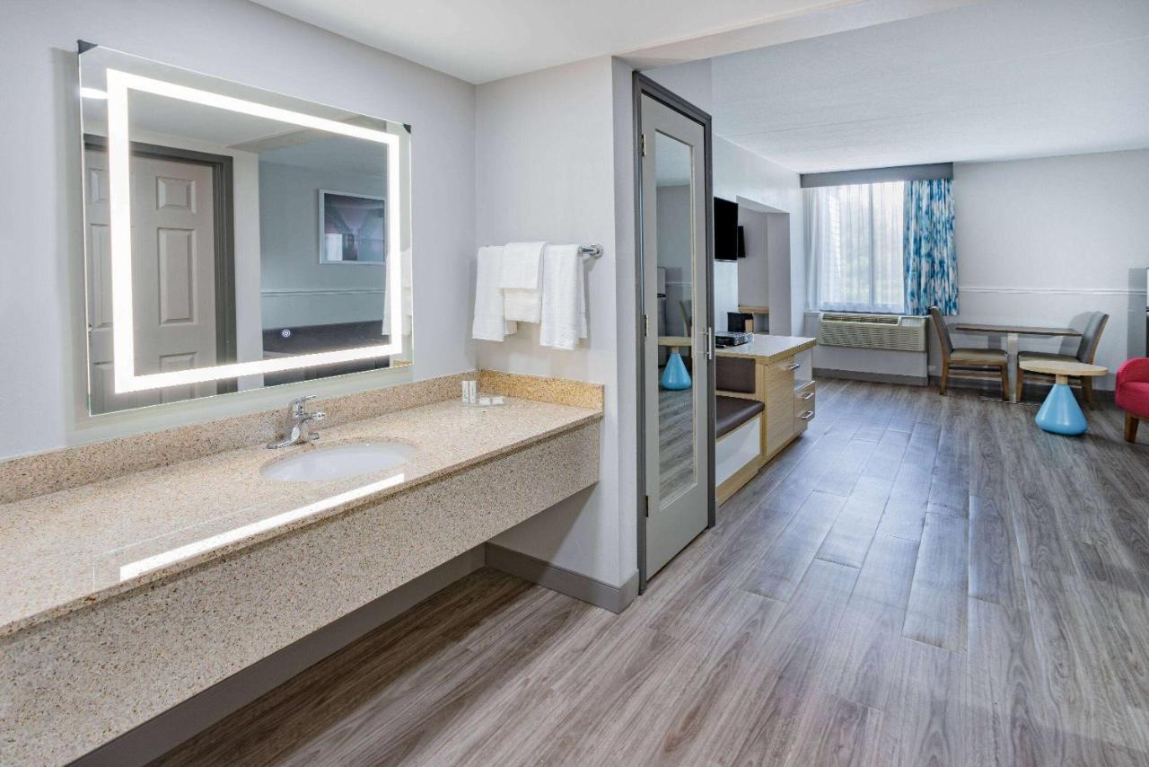 Hotel Wingate By Wyndham Fishkill Extérieur photo