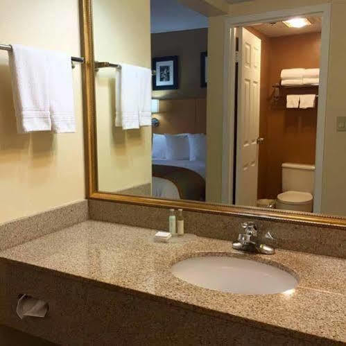 Hotel Wingate By Wyndham Fishkill Extérieur photo